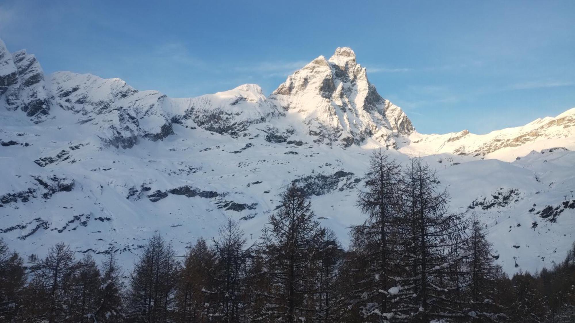 Cervinia Apartments เบรยล์-แชร์วิเนีย ภายนอก รูปภาพ
