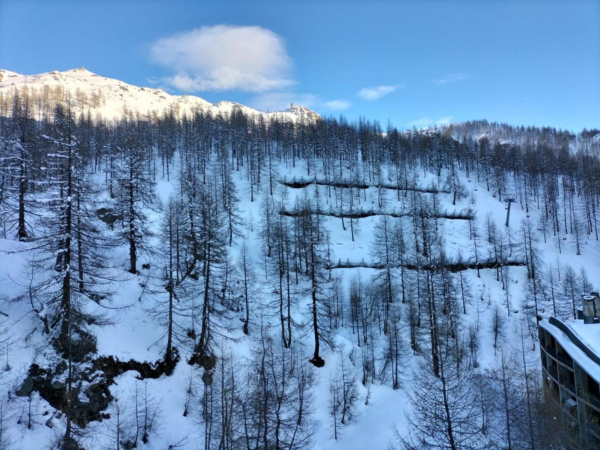 Cervinia Apartments เบรยล์-แชร์วิเนีย ภายนอก รูปภาพ