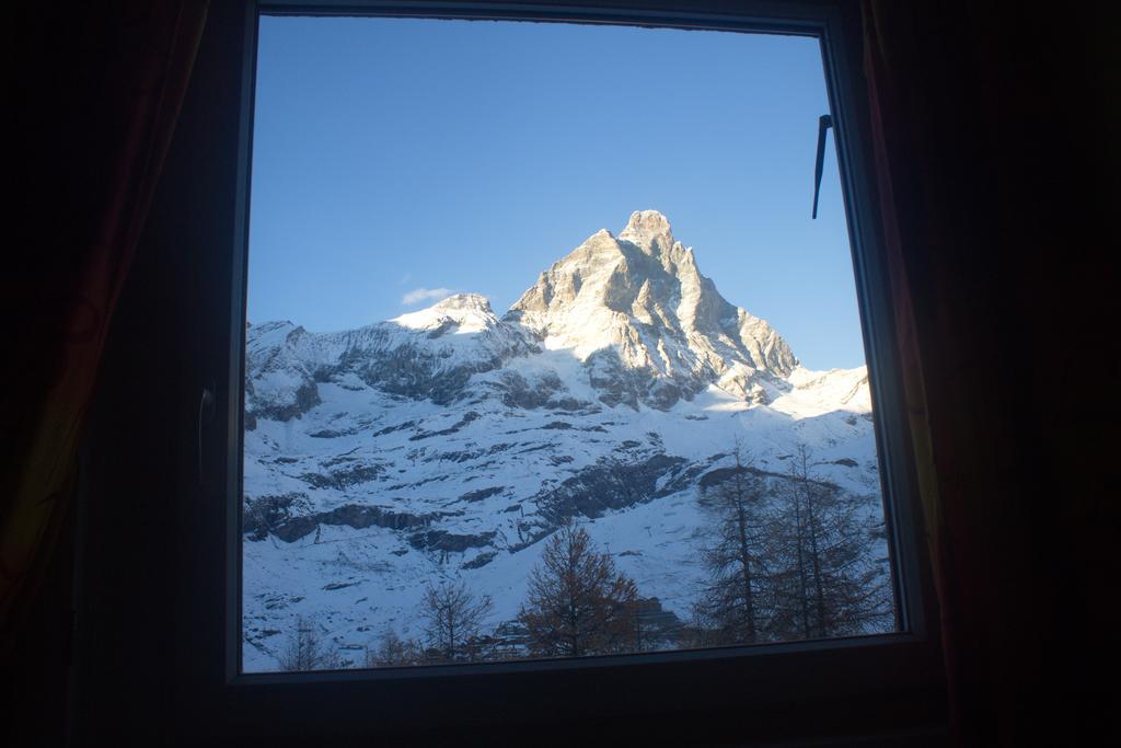 Cervinia Apartments เบรยล์-แชร์วิเนีย ภายนอก รูปภาพ
